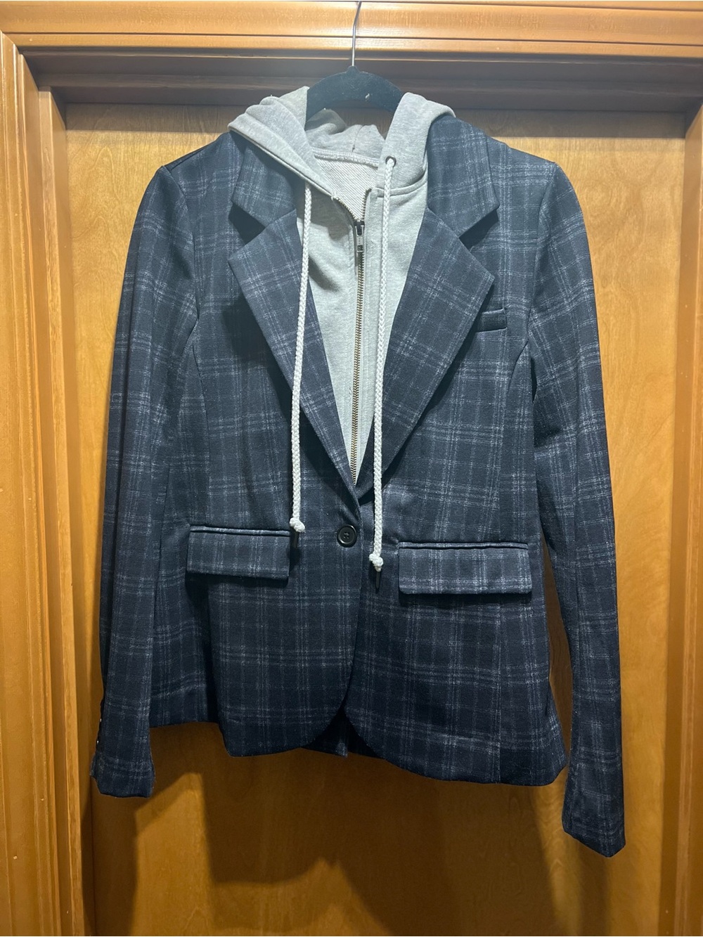 Liverpool Plaid Navy Single-Button Women's Blazer Jacket with grey Dickey